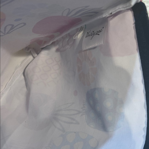 Thirty One Colorful Pineapple Print Pouch - Picture 3 of 3